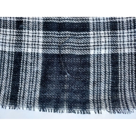 NWT Lane Bryant Black & White Plaid 2 Sided Scarf/Shaw/Wrap 30"X76" MSRP $34.95 - Picture 8 of 8